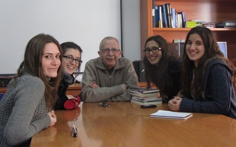 El escritor Enric Lluch en el colegio